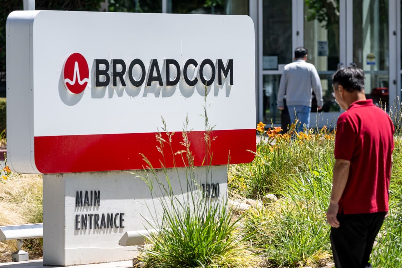Broadcom Q1 2026 earnings preview: AI growth vs margin risk | IG International