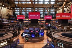 Oracle stock leads the S&P 500 today after AI announcement