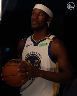@warriors: Jimmy Buckets is in the building 💪 https://t.co/WWgxWLB4Pe