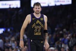 Report: Lakers star Luka Doncic (hamstring) out indefnitely