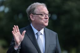 Trump economic adviser says 'if people were unhappy, it'd ...