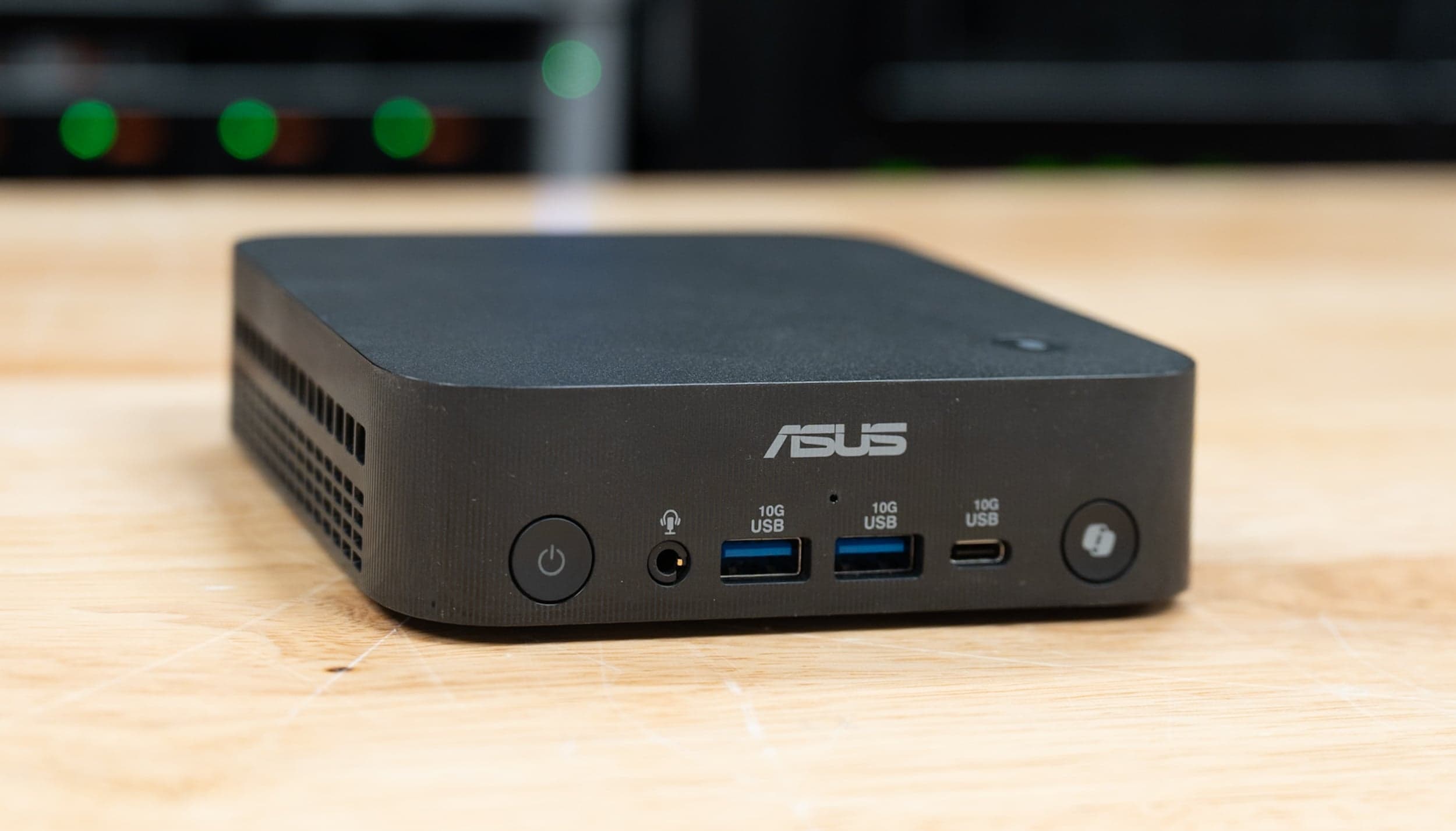 ASUS ExpertCenter PN55 Review: Ryzen AI 7 450, Dual ...