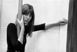 Jane Birkin Style Guide for Simple Summer Looks