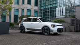 Uber offers $4,000 Incentive to Drivers Who Switch to EVs - Kelley Blue Book