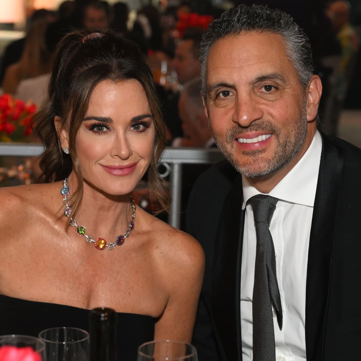 Mauricio Umansky Professes Love for Ex Kyle Richards in ...