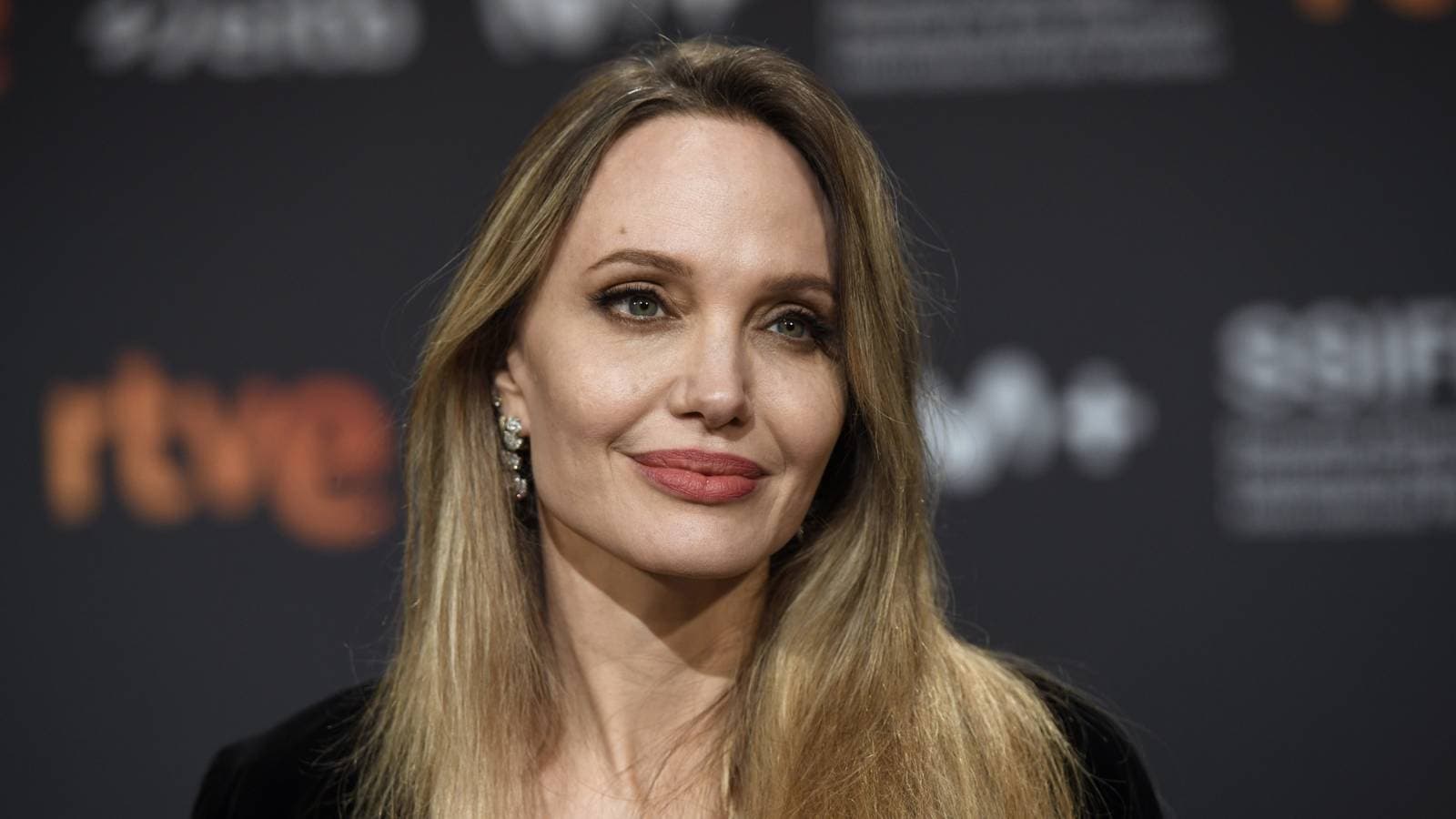 Angelina Jolie's War Thriller Adaptation Finally Sets ...