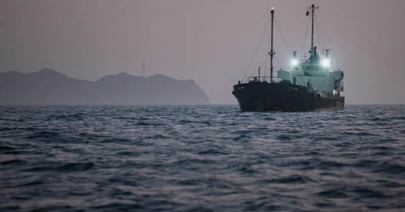 Oil market indicator flips to contango as Strait of Hormuz ...