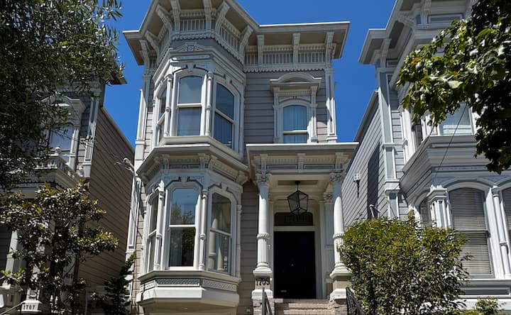 The Full House House: A TV Fan’s Pilgrimage to San Francisco