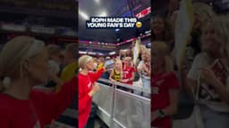 The cutest reaction from this young fan after Sophie Cunningham signed her jersey 🥹
