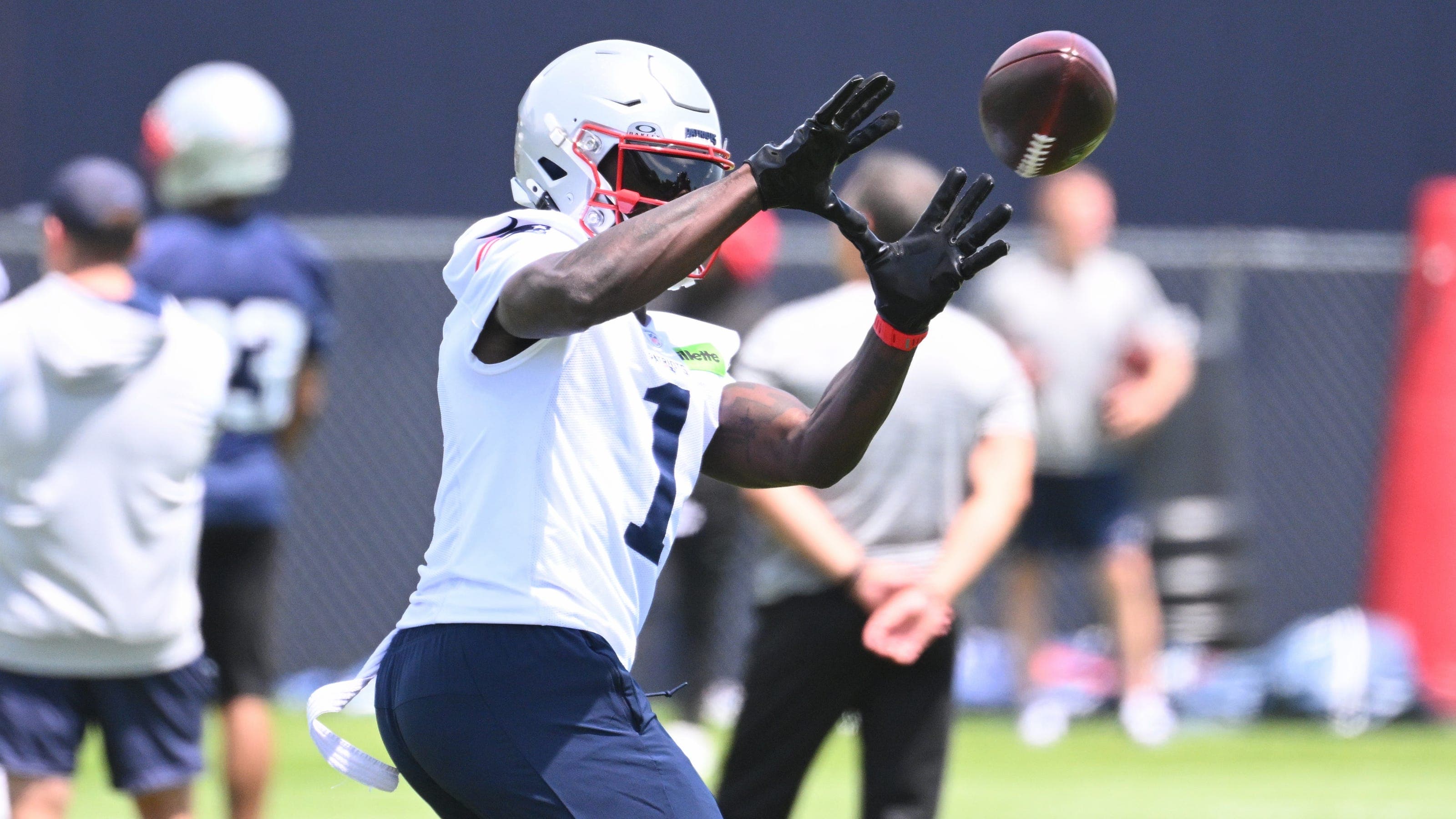 Has A.J. Brown trade increased Patriots’ Super Bowl odds?