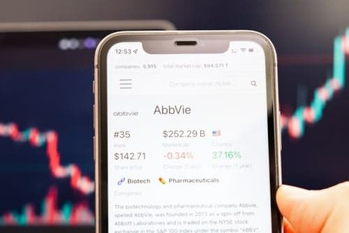 Top AbbVie Executive Makes Major Multi-Million-Dollar Stock Move - TipRanks.com