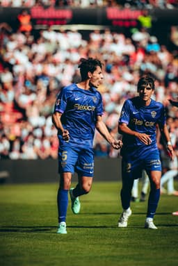 @LaLigaEN reposted: GOOOOOOOL DEL ELCHE CF 🤩
GOOOOOOOL DE FEDE REDONDO 🤩

El 5️⃣ asumió la responsab...
