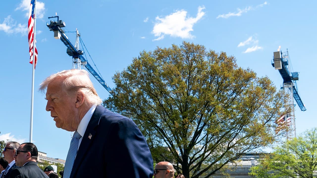 Donald Trump's $400M White House ballroom project raises security fears