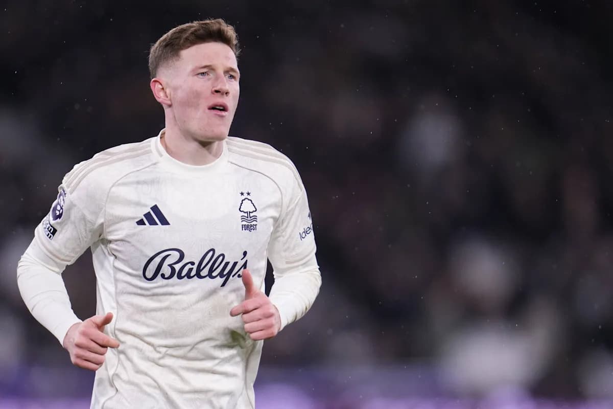 Report: Man United eyeing record-breaking move for Premier League star - Yahoo Sports