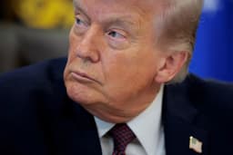 Oil Gains as Trump Escalates Threats, Gold Falls: Markets Wrap