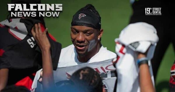 Rookies Report to Camp