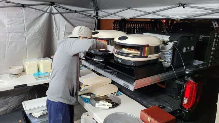 Bartender at classic S.F. dive plans late-night pizzeria next door