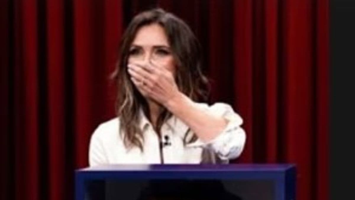 Victoria Beckham left red-faced as Cruz poses naked to promote latest single - The Mirror