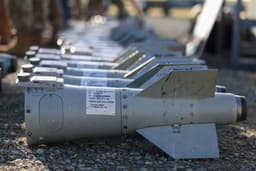 Trump tightens the screws on defense contractors buying ...