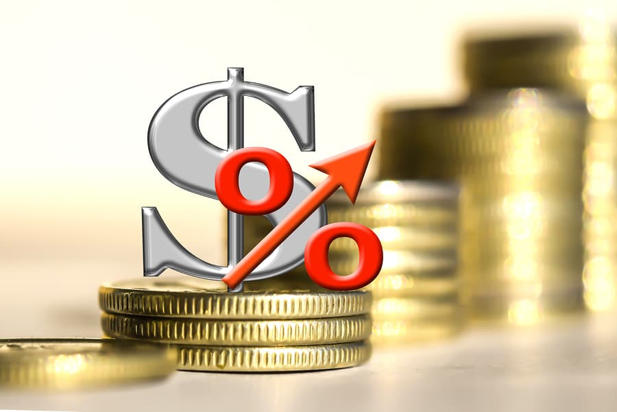 Realty Income's Scale Test: Can 15,571 Properties Cushion the Business?