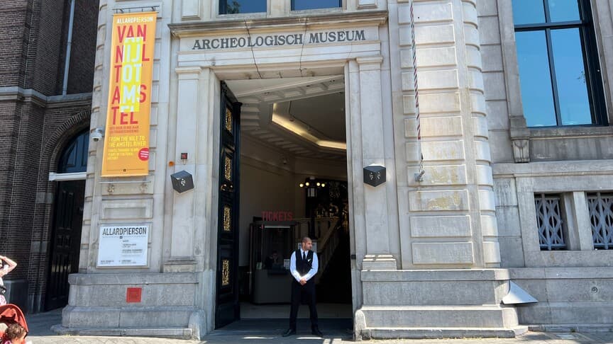 Dutch museum returns ancient vase to Sicily after ...