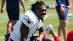 Patriots Training Camp 9: Big Day for Big-Bodied Targets