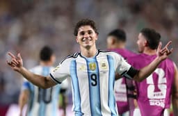 Barcelona remain confident of signing Julian Alvarez ...