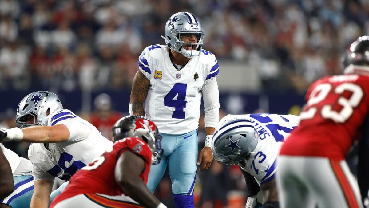 Dez Bryant calls out Cowboys for controversial two-point ...