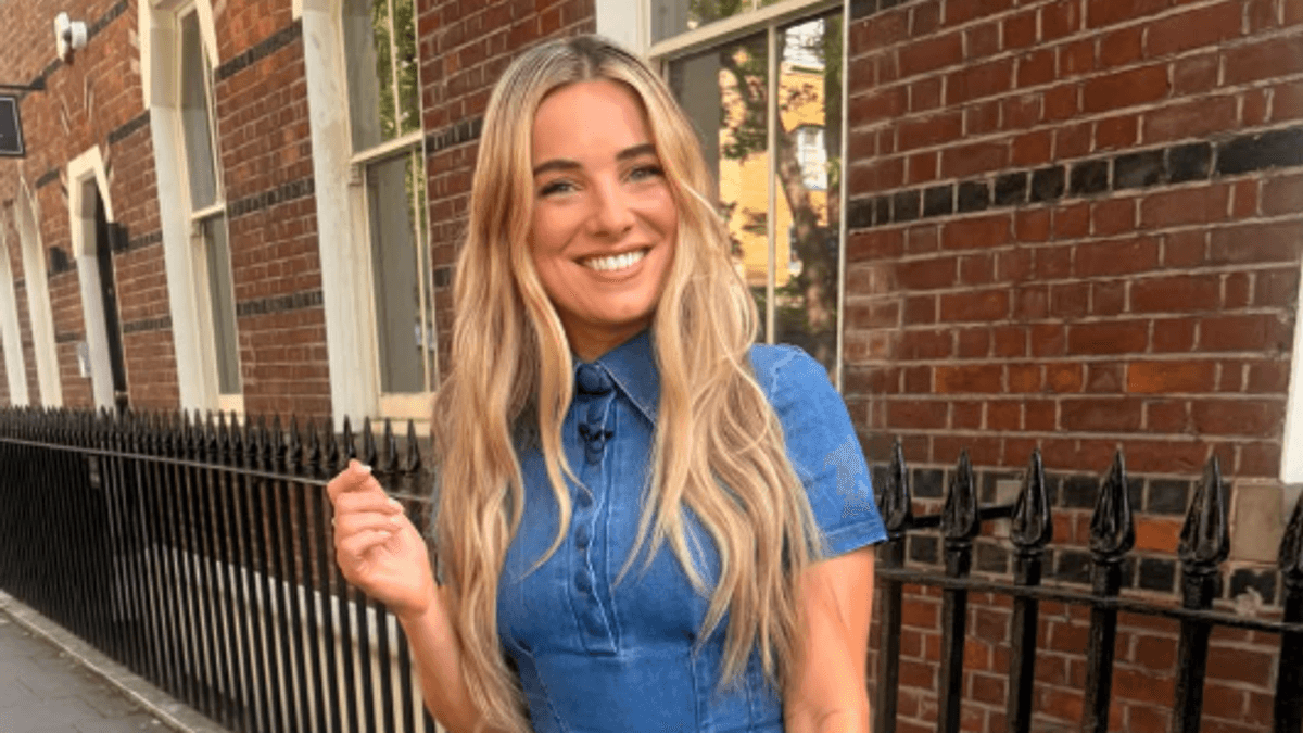 This Morning's Sian Welby stuns in 'cutest' denim dress that's perfect for ...