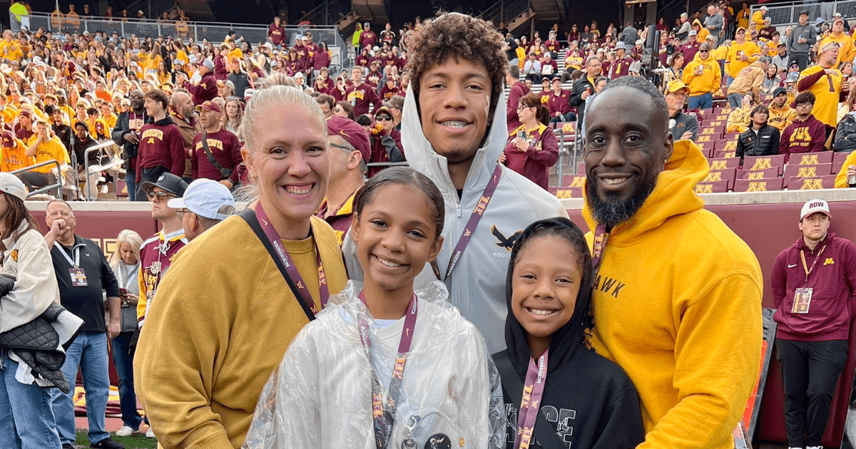 Gophers Offer Top Iowa Prospect After Michigan Game Visit
