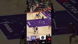 Kelsey Mitchell Steps Back & Buries The Long Two 😈