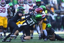 Ducks Game Day Lookout: Oregon heads to USC for a West Coast showdown