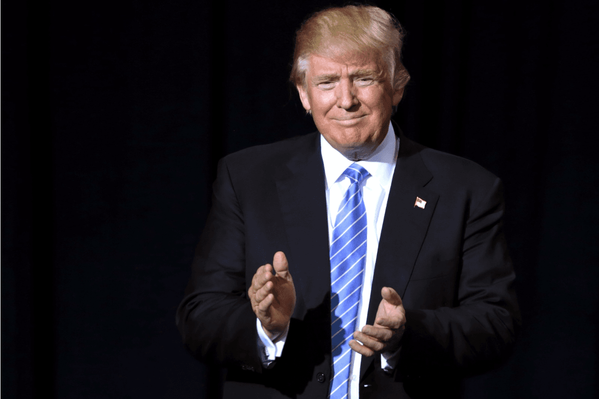 Trump UFO Advisory Team Pushes Defence Firms to ...