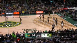 @WNBA: Hiedeman high off the glass ✅

She drains the runner to bring her to 16 PTS!

LAS-SEA | USA Network ...