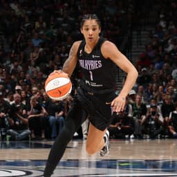 @WNBA: At the half, the @valkyries lead the @minnesotalynx 34-32!

Veronica Burton: 7 PTS | 6 AST | 3 REB |...