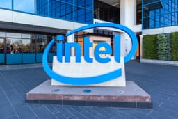 Intel: From Underdog To AI CPU Comeback Leader (NASDAQ:INTC) | Seeking Alpha