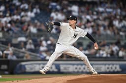 Yankees 9, Red Sox 2: Singles night in the Bronx