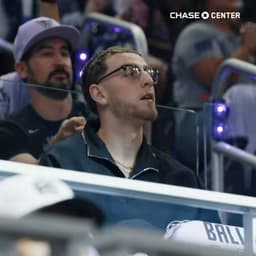 @warriors reposted: .@valkyries biggest fan spotted 🤟

What’s up, @brandinpodziem2! https://t.co/BHS...