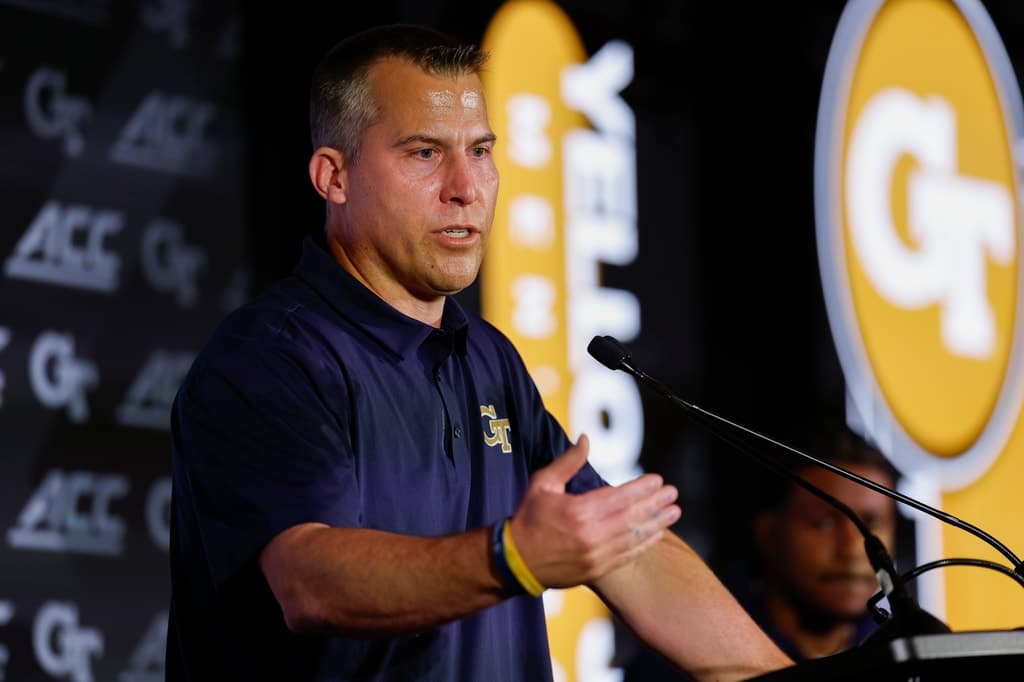 Cross talks recruiting and staff building process at Tech