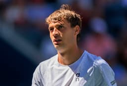 ATP Star Earns Applauds for Classy Gesture After Opponent’s Nasty Fall at French Open