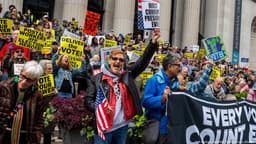 'No Kings' rallies push early voting ahead of US midterm elections