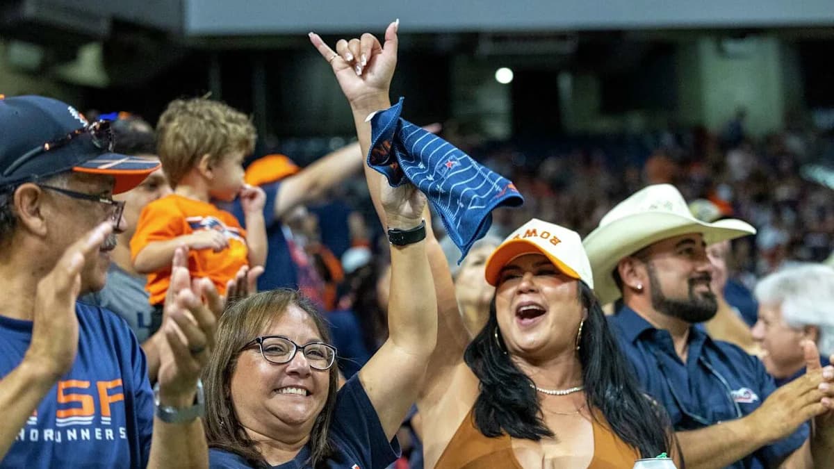 UTSA coach Jeff Traylor covers ticket costs for UT Health students ...