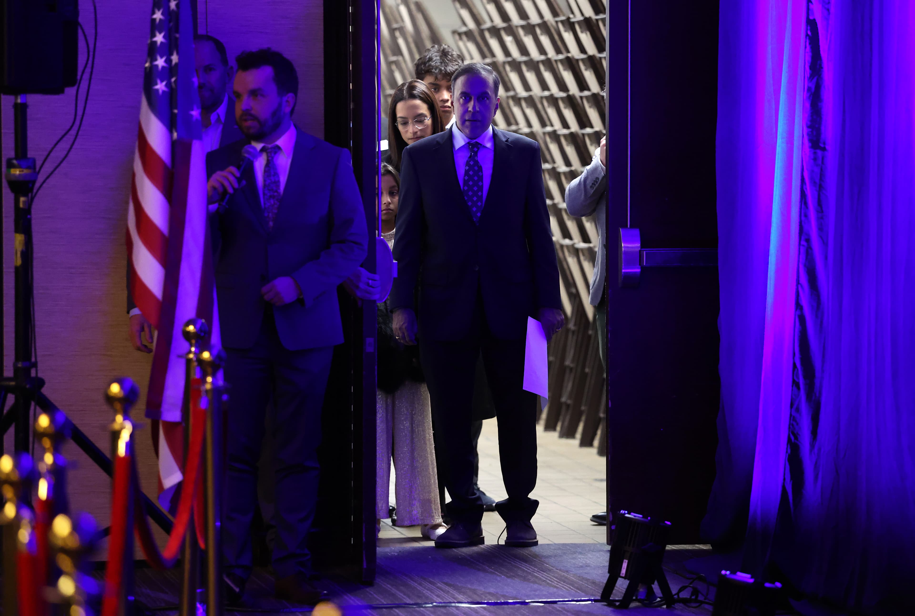 Column: Illinois, Chicago campaigns defy conventional ...