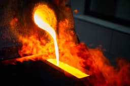 Gold price falls to two-month low on inflation fears