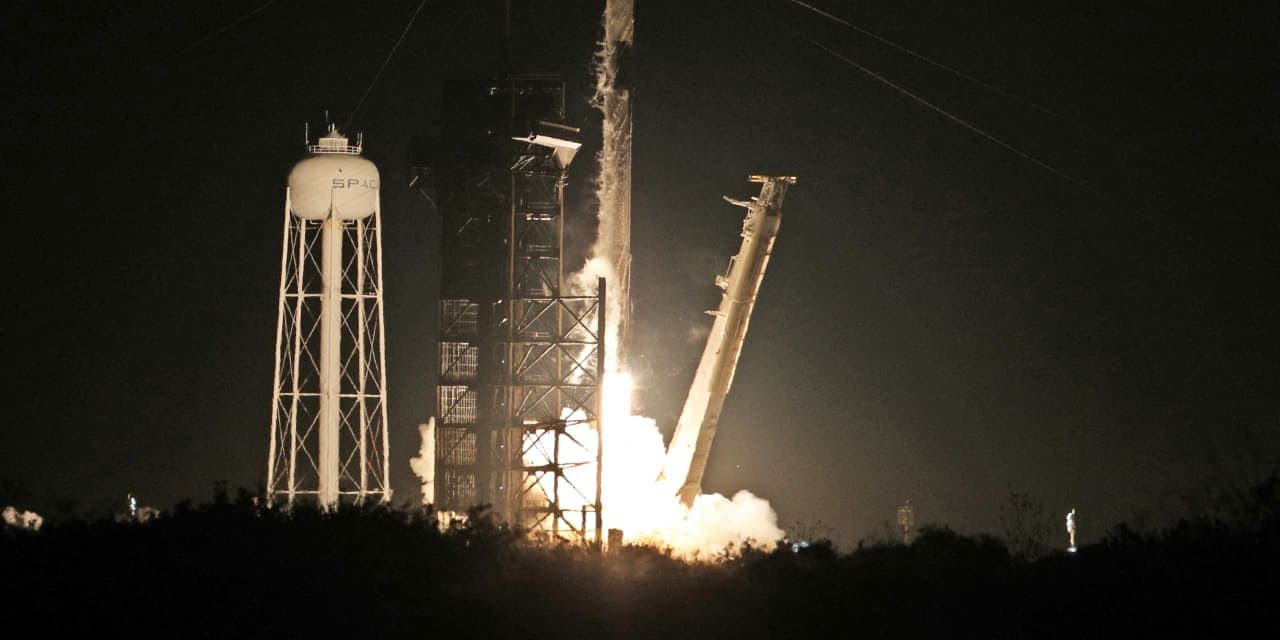 Intuitive Machines Is Selling Stock. It’s Another Warning Sign for Space Investors.