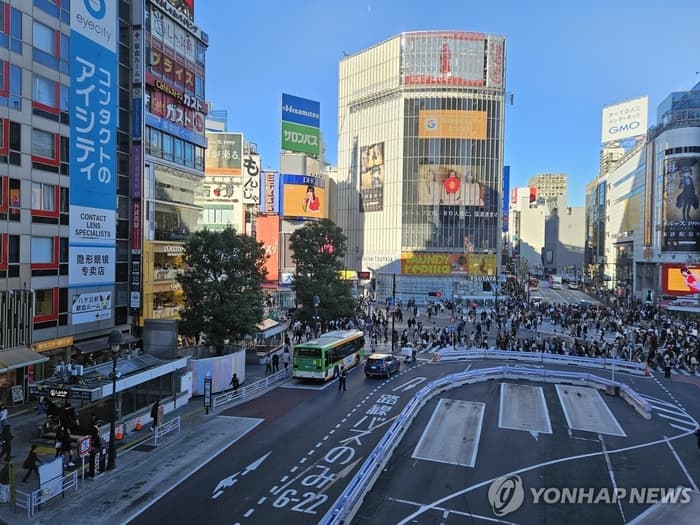 Recently, Japanese companies are reviving their cafeteria as high prices have increased the burden o.. - MK