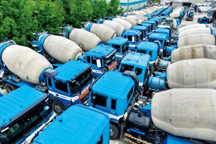 Concrete truck drivers' strike puts Samsung, SK Hynix chip ...