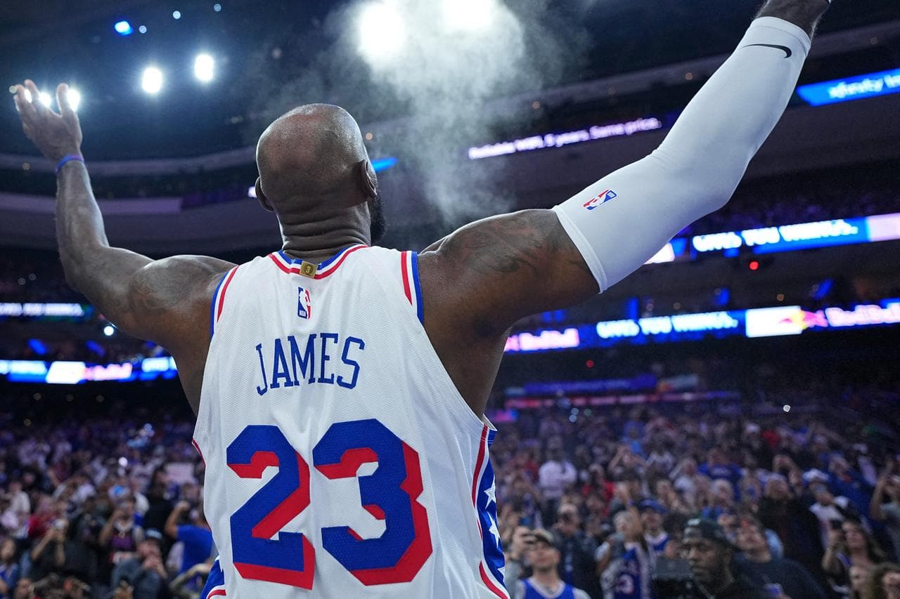 LeBron James chases 5th NBA title in new Philadelphia ...