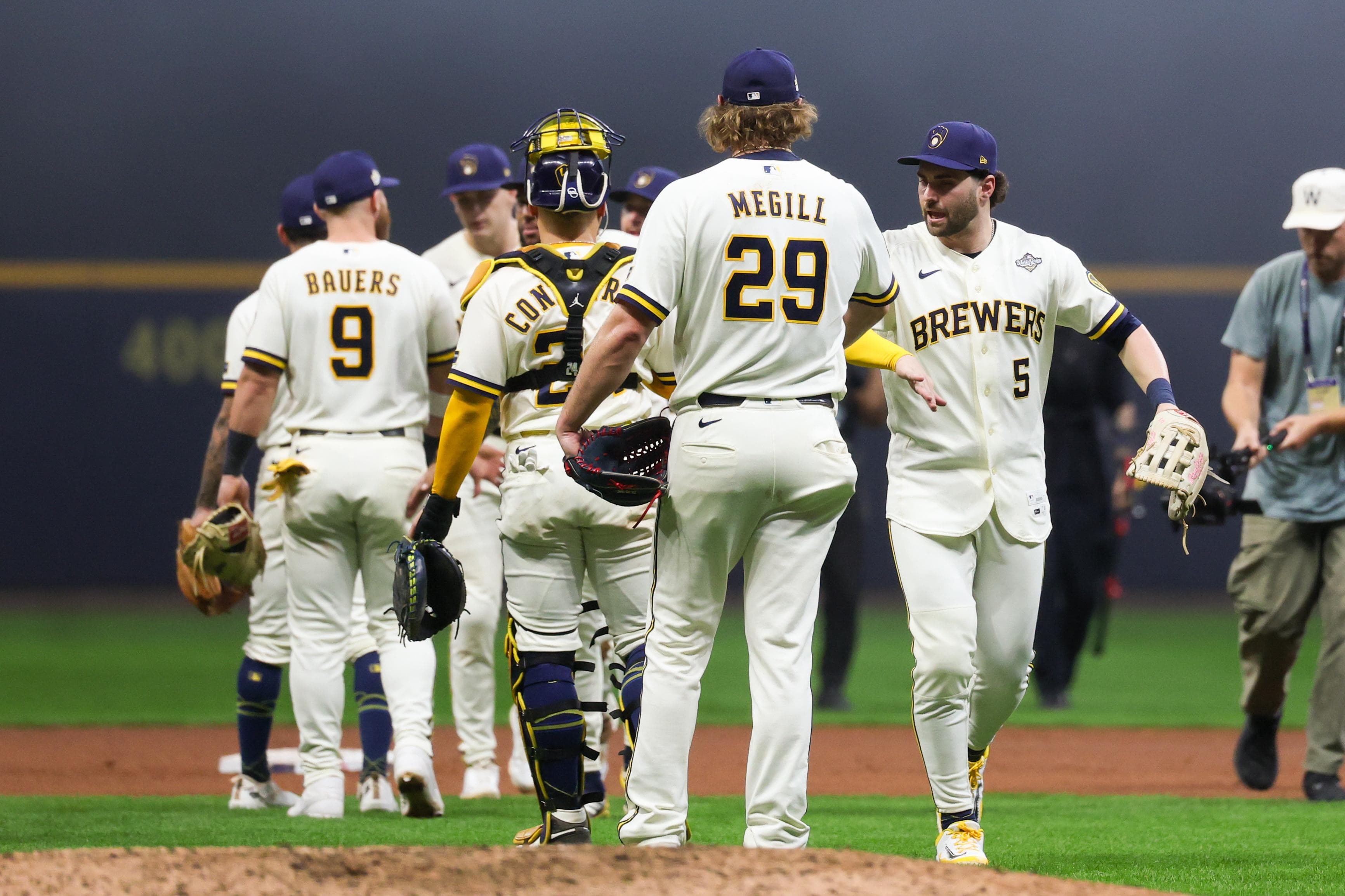 World Series Game 2 thread: Milwaukee Brewers vs. ...
