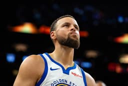 NBA Fans Begging Warriors To Trade Steph Curry After ...